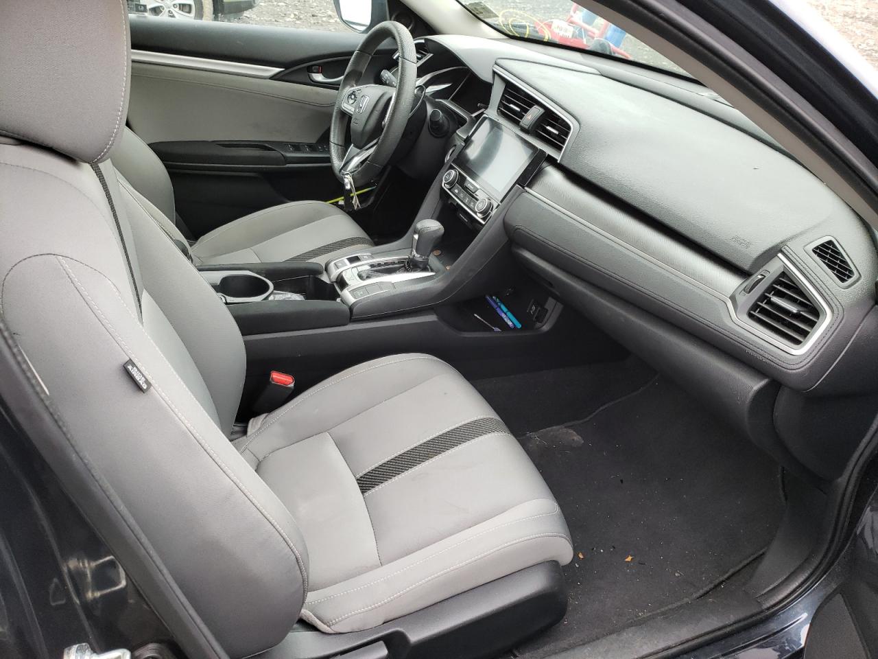 Photo 5 from auction – 2017 HONDA CIVIC EX with VIN 2HGFC2F71HH551936