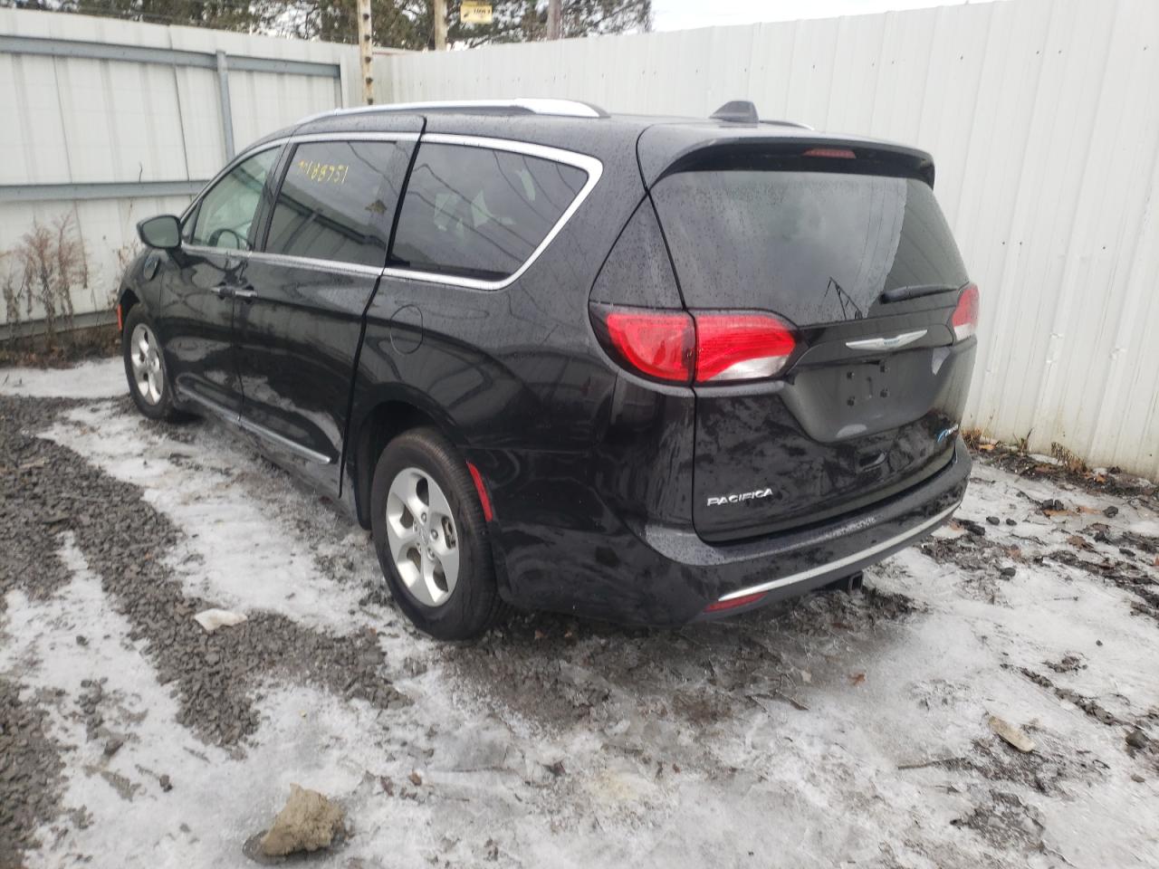 Photo 3 from auction – 2018 CHRYSLER PACIFICA H with VIN 2C4RC1L71JR105697