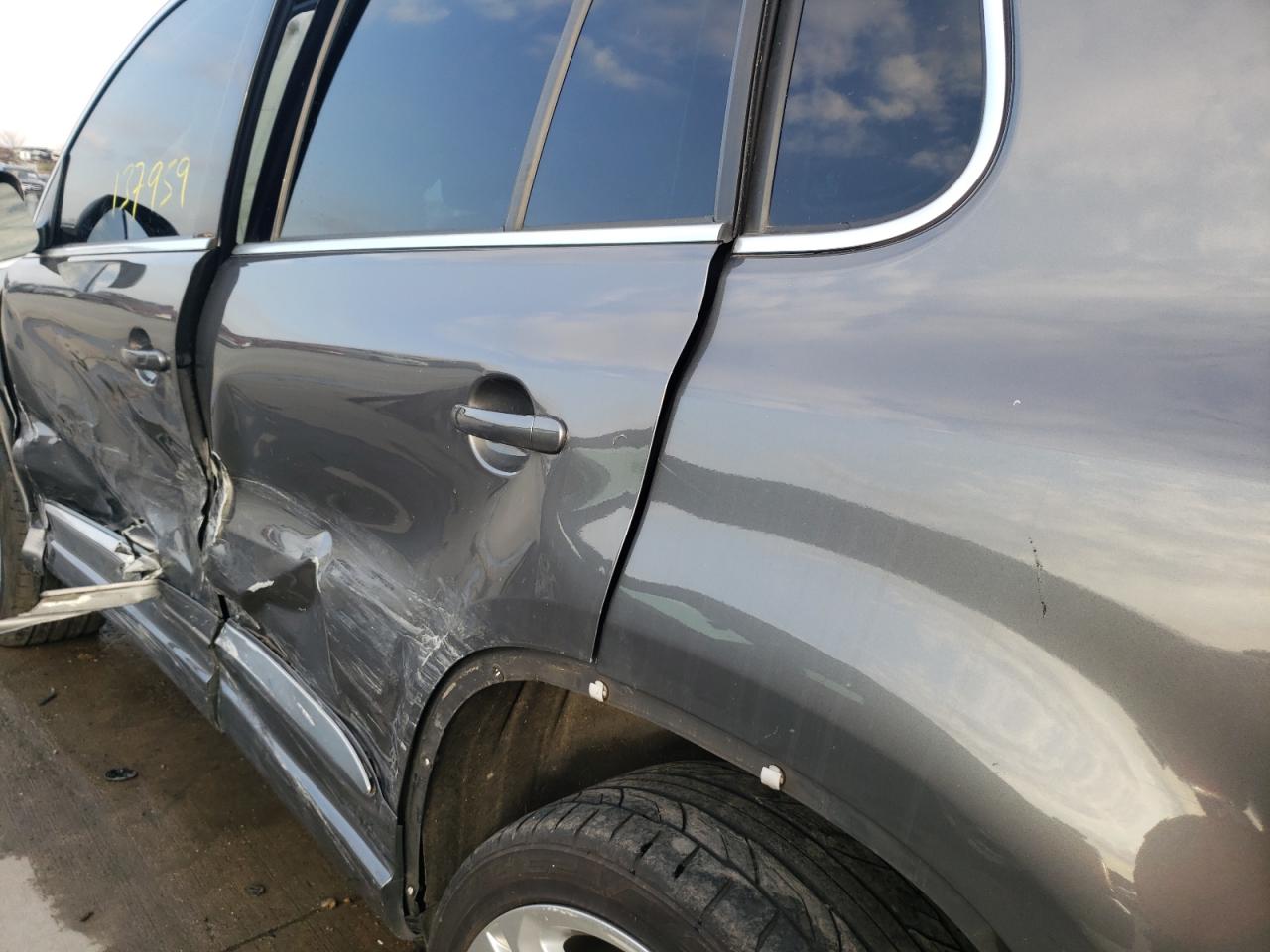 Photo 9 from auction – 2014 VOLKSWAGEN TIGUAN S with VIN WVGAV3AX8EW054584