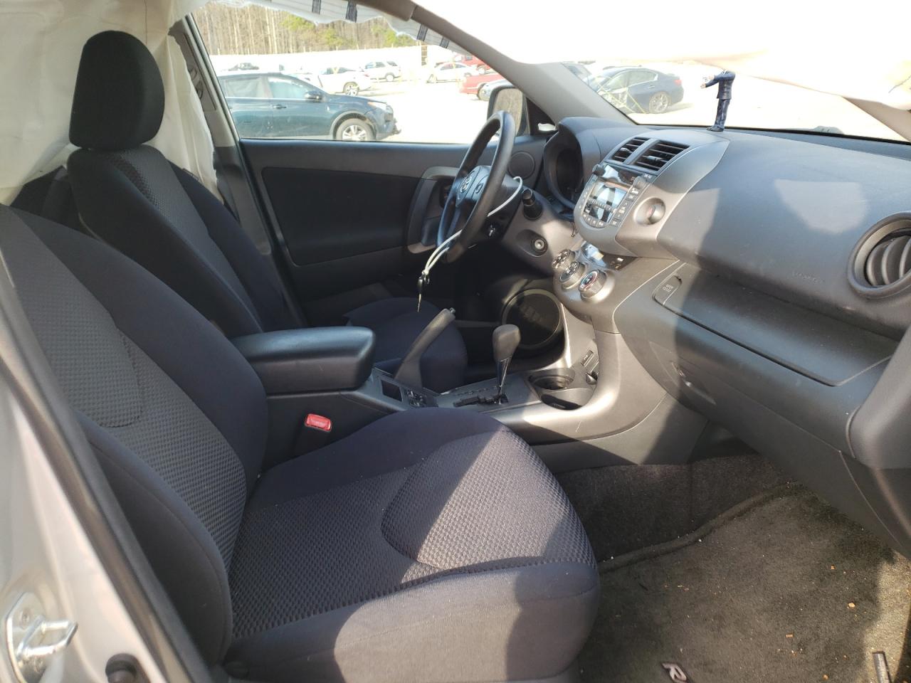 Photo 5 from auction – 2011 TOYOTA RAV4 SPORT with VIN 2T3RF4DV8BW145899