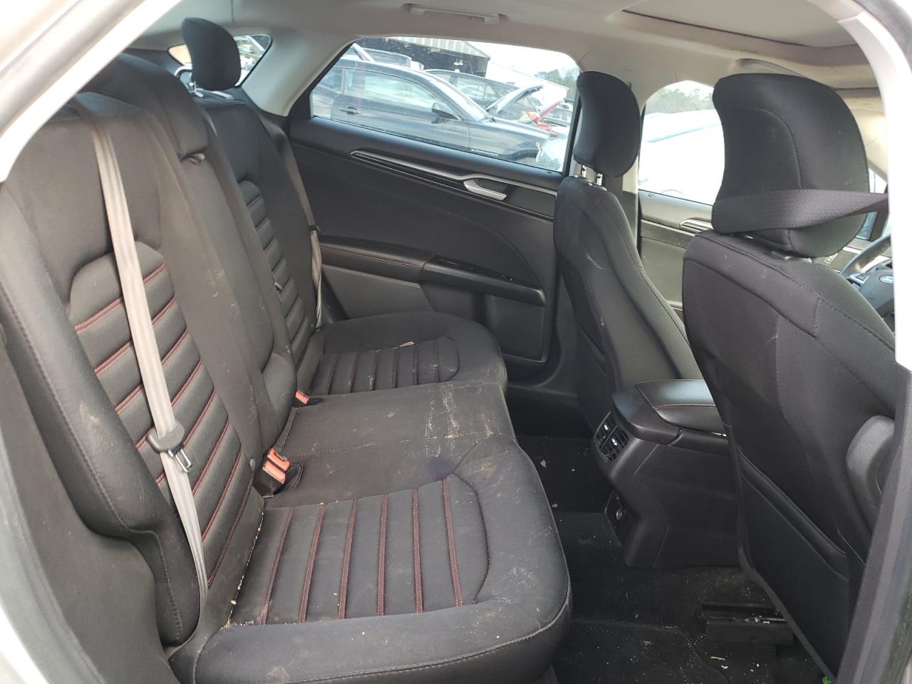 Photo 6 from auction – 2016 FORD FUSION SE with VIN 3FA6P0H99GR163223