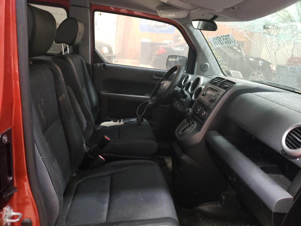 Photo 5 from auction – 2005 HONDA ELEMENT EX with VIN 5J6YH28625L006740