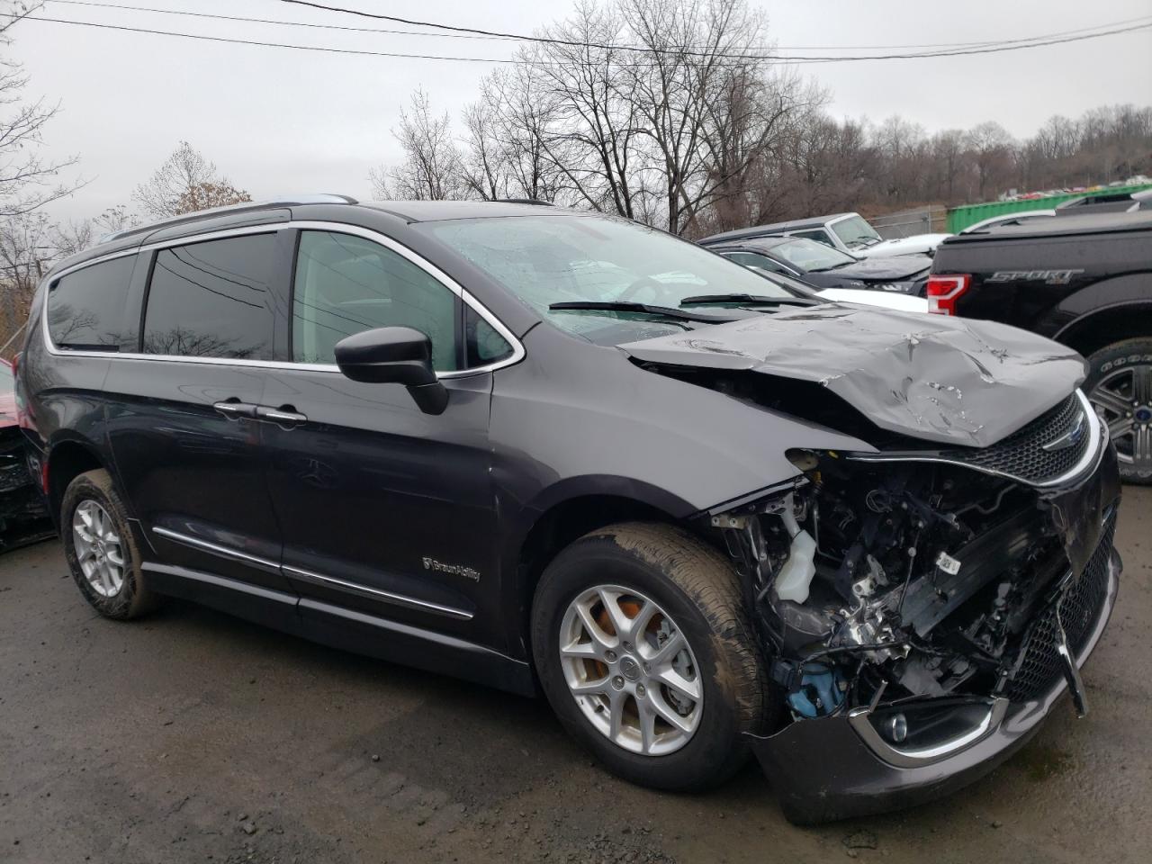 CHRYSLER PACIFICA T 2020 with VIN 2C4RC1BG2LR158249 - Photo from auction