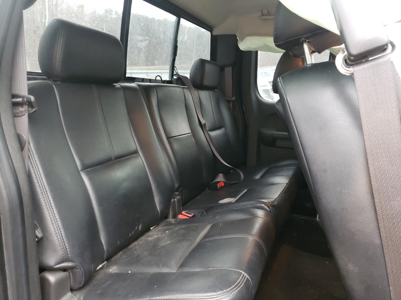 Photo 6 from auction – 2010 CHEVROLET SILVERADO with VIN 1GCSCSE03AZ141971