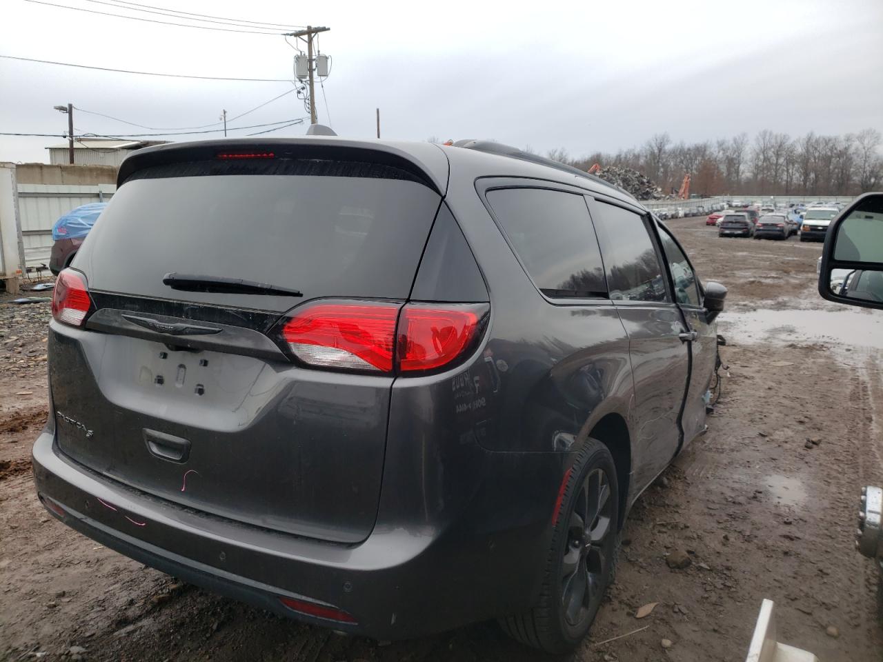 Photo 4 from auction – 2019 CHRYSLER PACIFICA T with VIN 2C4RC1EG7KR610156