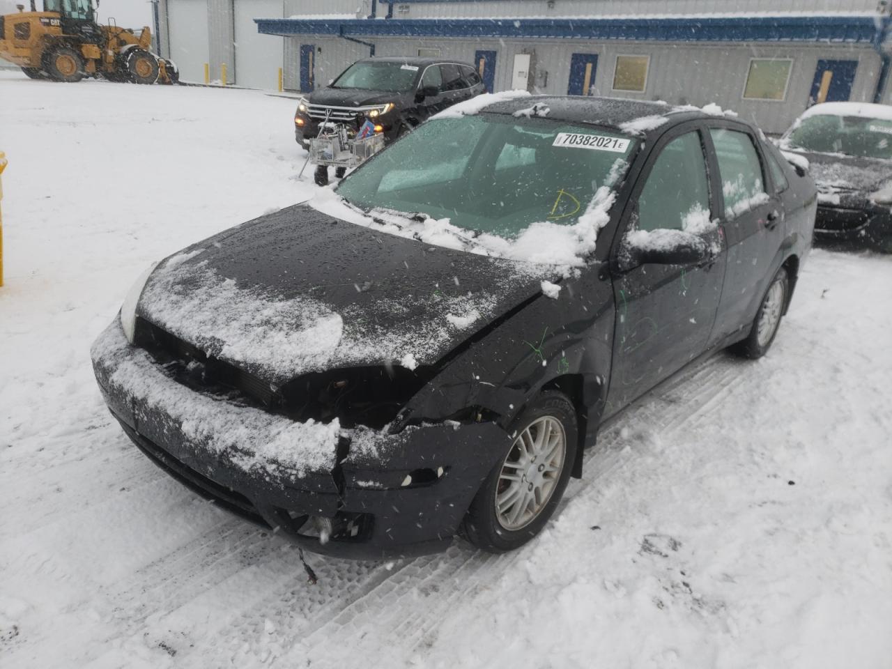 Photo 2 from auction – 2005 FORD FOCUS ZX4 with VIN 1FAFP34N45W161667