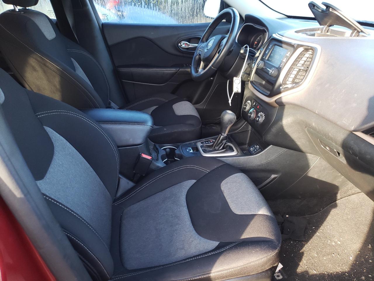 Photo 5 from auction – 2015 JEEP CHEROKEE S with VIN 1C4PJLAB9FW611924