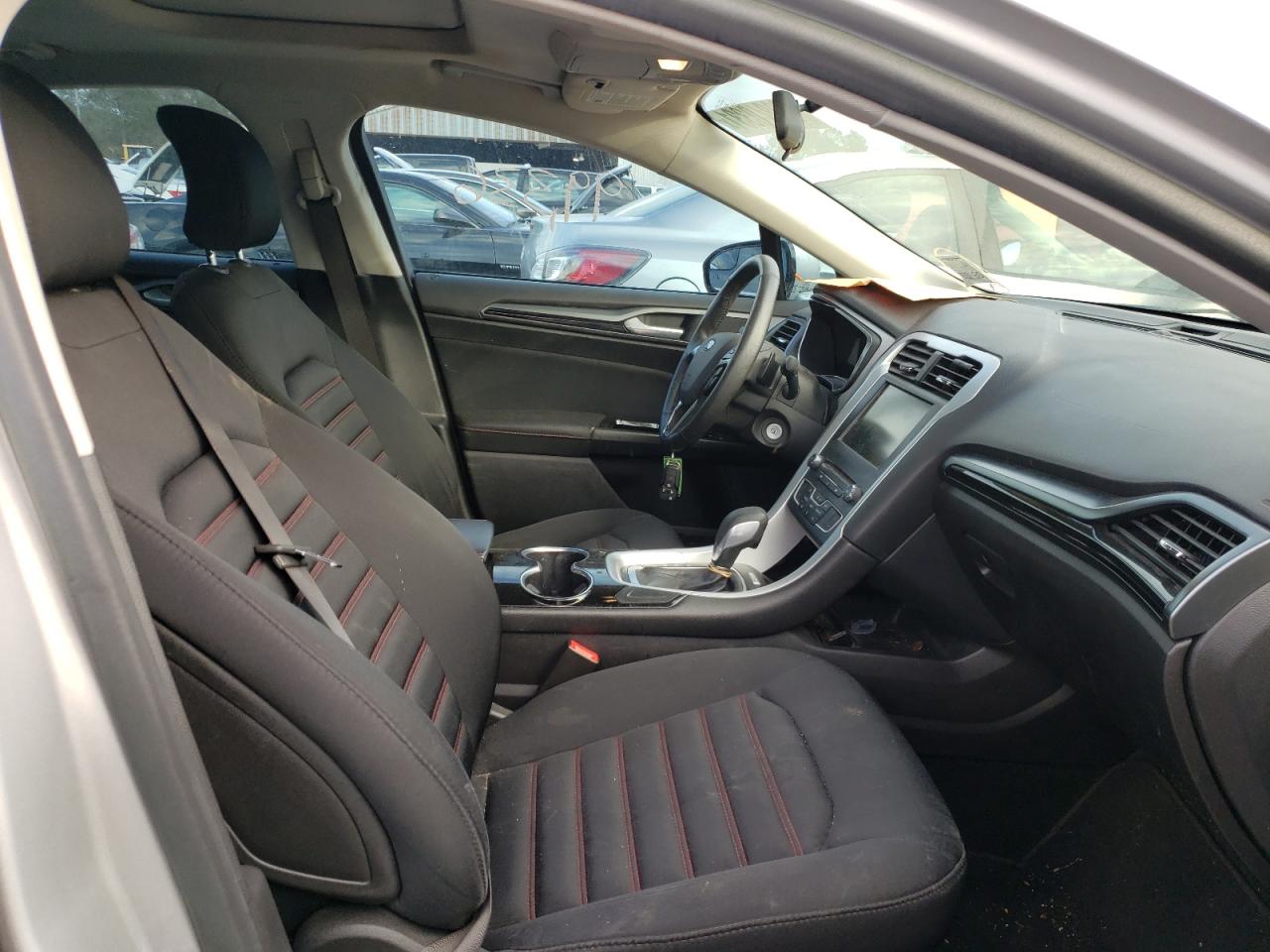 Photo 5 from auction – 2016 FORD FUSION SE with VIN 3FA6P0H99GR163223