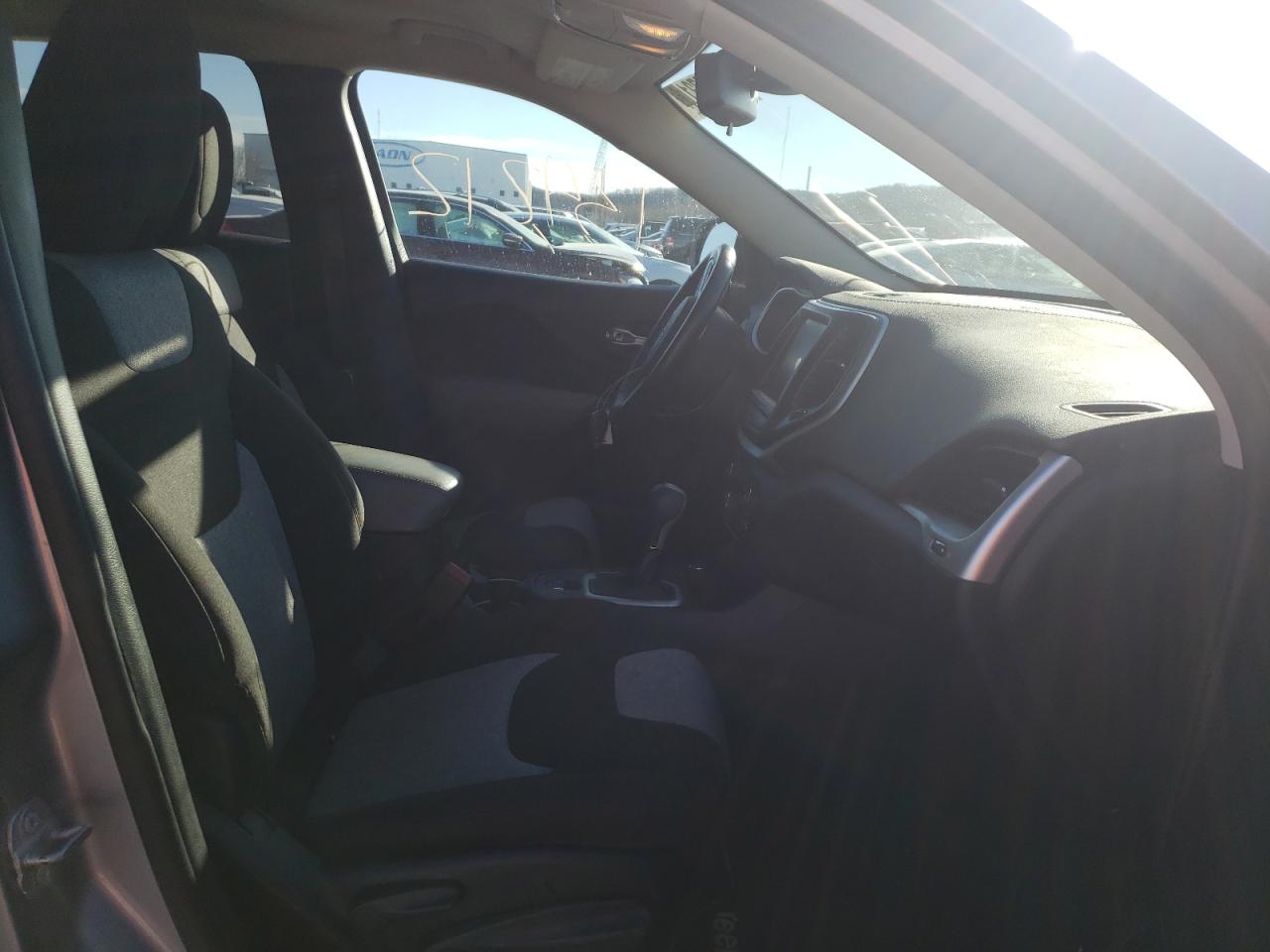 Photo 5 from auction – 2014 JEEP CHEROKEE L with VIN 1C4PJMCB3EW296958