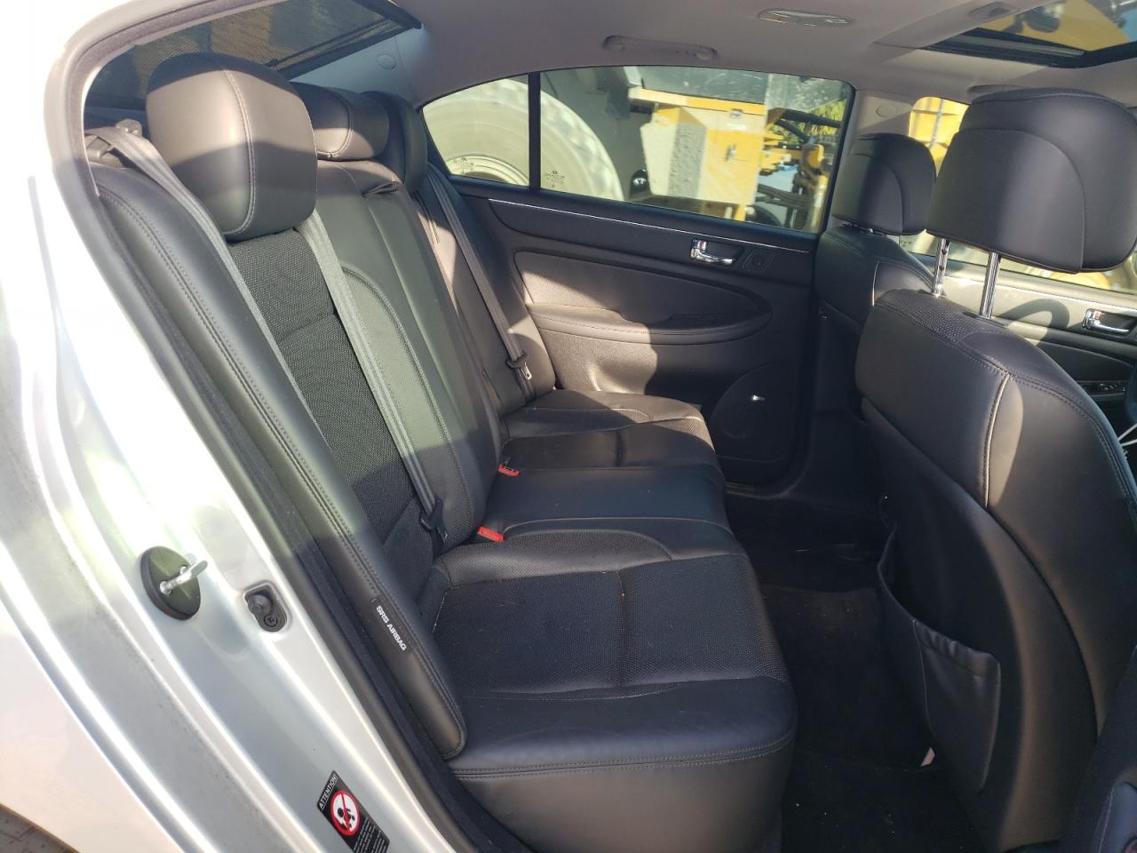 Photo 6 from auction – 2011 HYUNDAI GENESIS 3. with VIN KMHGC4DE8BU117531