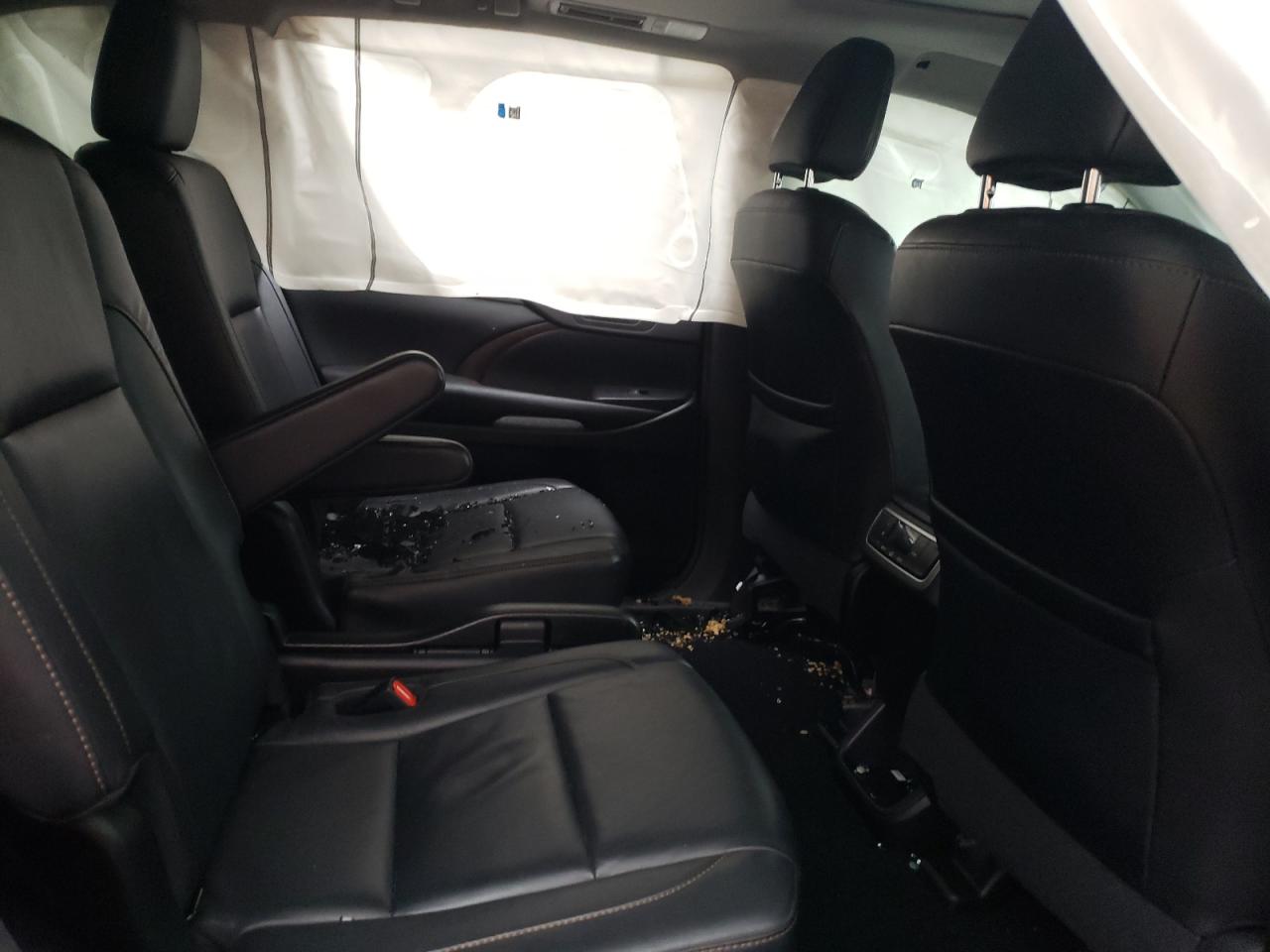 Photo 6 from auction – 2017 TOYOTA HIGHLANDER with VIN 5TDJZRFH6HS389098