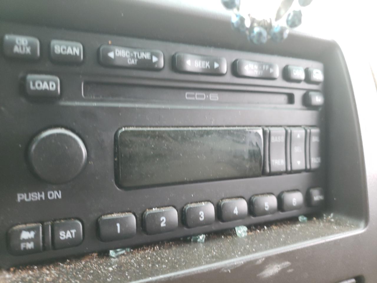 Photo 9 from auction – 2004 FORD EXPEDITION with VIN 1FMFU17L34LB19651