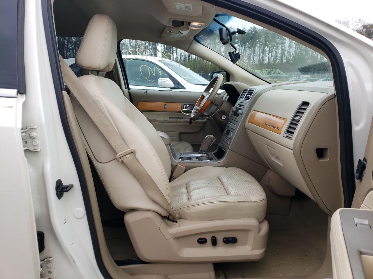 Photo 5 from auction – 2007 LINCOLN MKX with VIN 2LMDU88C97BJ12632