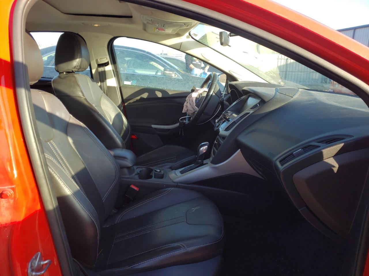 Photo 5 from auction – 2014 FORD FOCUS SE with VIN 1FADP3F26EL238163