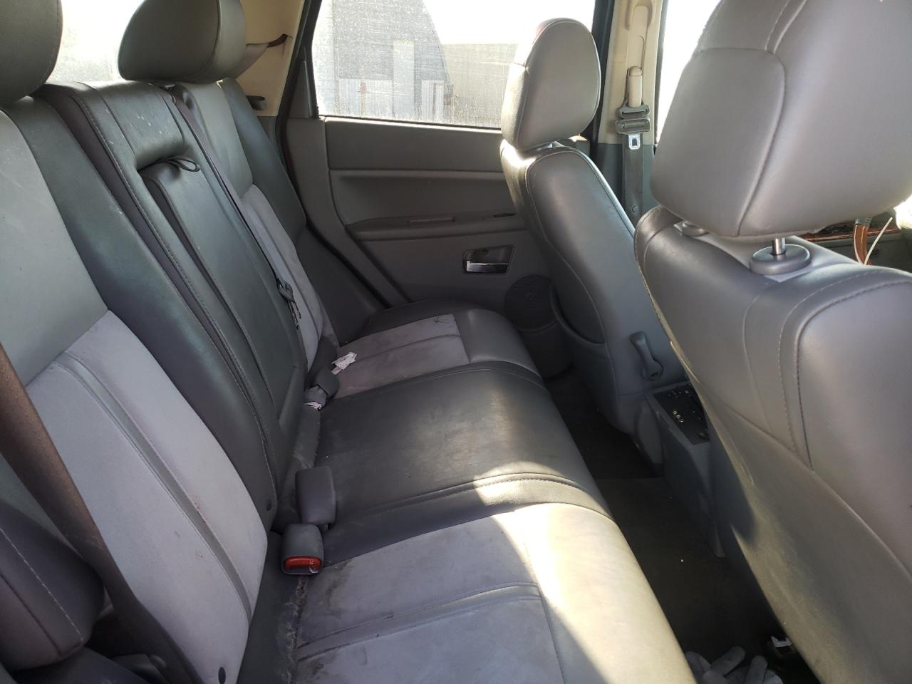 Photo 6 from auction – 2006 JEEP GRAND CHER with VIN 1J8HR68286C111946