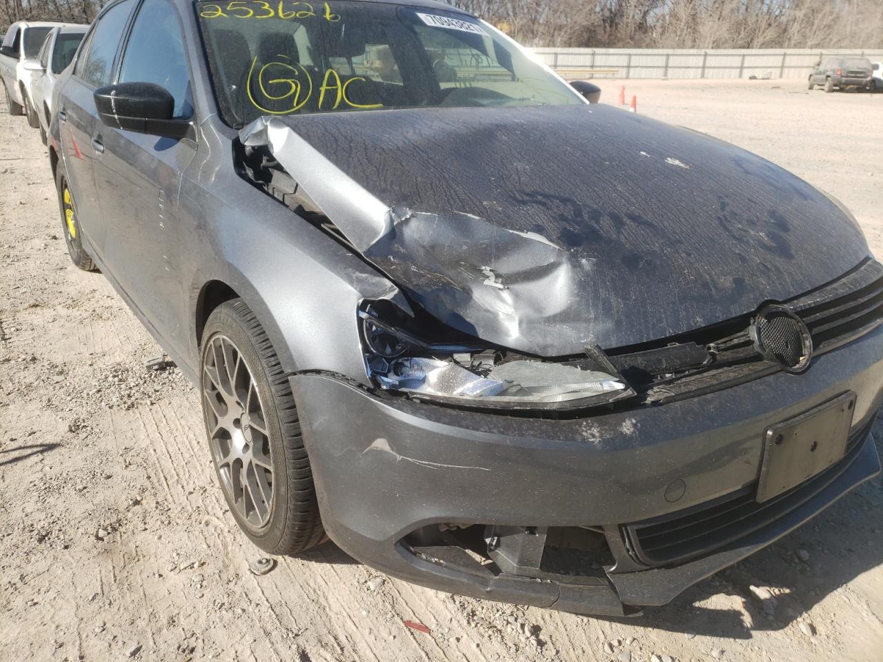 Photo 9 from auction – 2014 VOLKSWAGEN JETTA BASE with VIN 3VW2K7AJ5EM253626