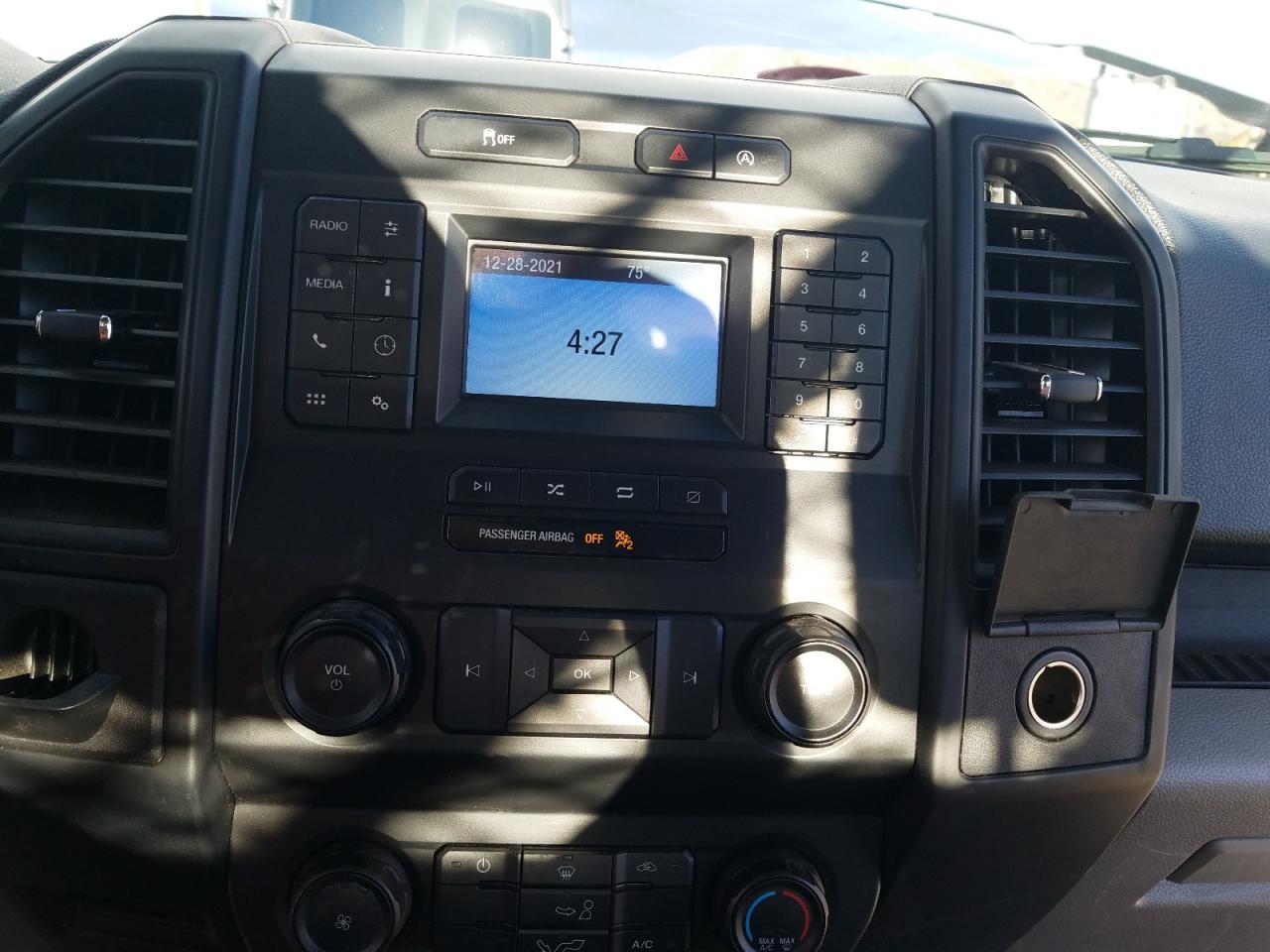 Photo 9 from auction – 2019 FORD F150 with VIN 1FTMF1CB4KKF03864