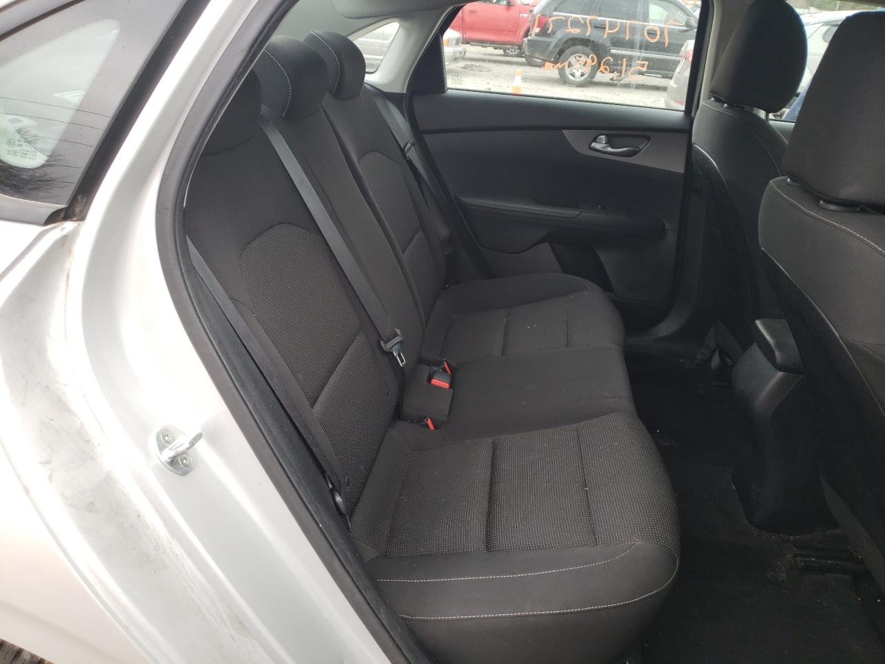 Photo 6 from auction – 2019 KIA FORTE FE with VIN 3KPF24AD6KE086700
