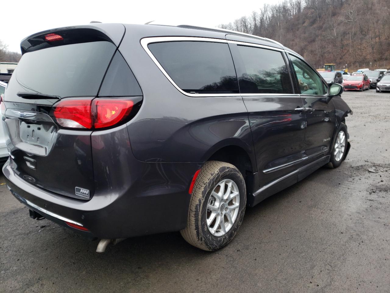 Photo 4 from auction – 2020 CHRYSLER PACIFICA T with VIN 2C4RC1BG2LR158249