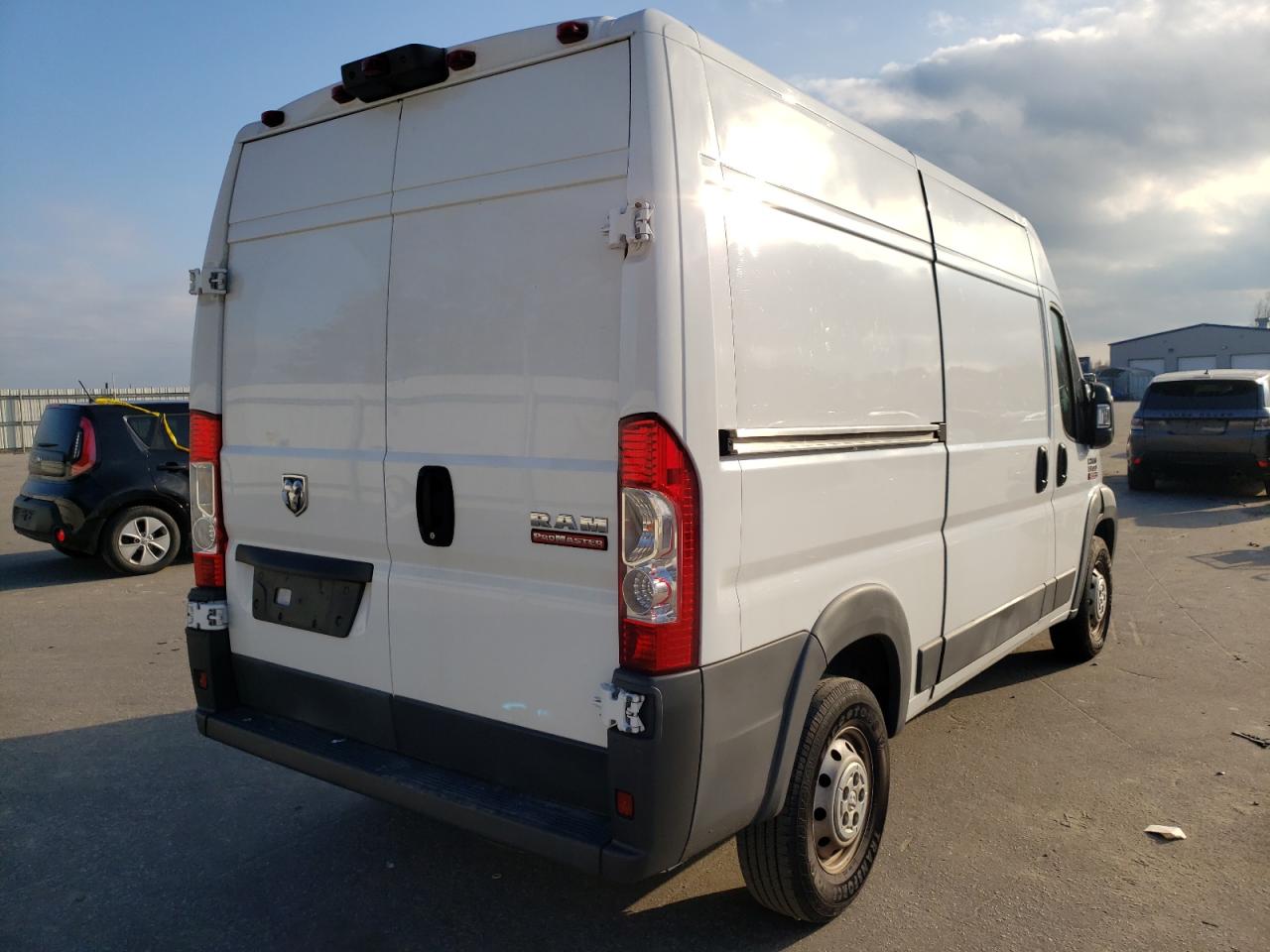Photo 4 from auction – 2018 RAM PROMASTER with VIN 3C6TRVBG5JE153127