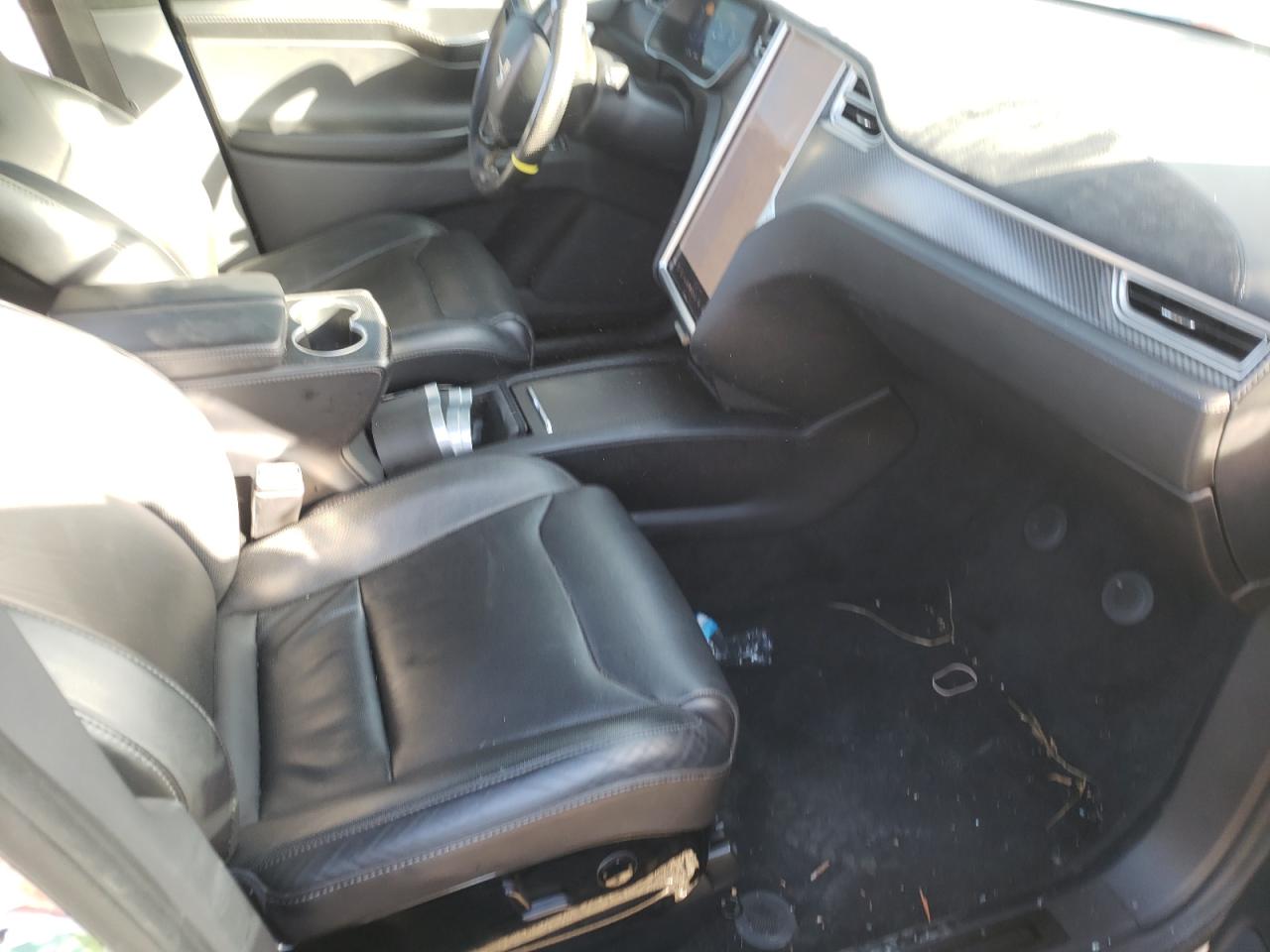 Photo 5 from auction – 2016 TESLA MODEL X with VIN 5YJXCBE41GF022923