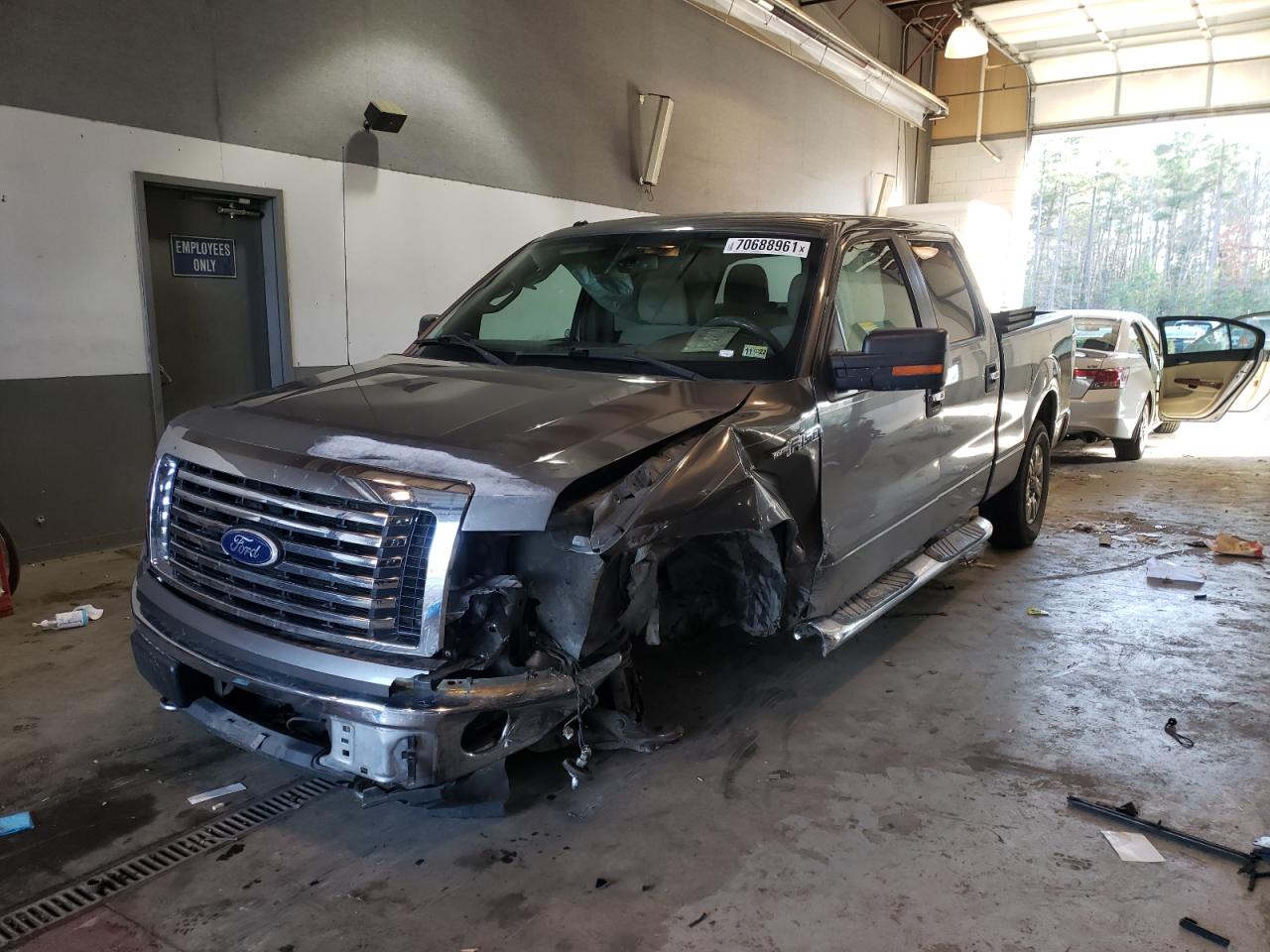 Photo 2 from auction – 2010 FORD F150 SUPER with VIN 1FTFW1EV1AFD67619