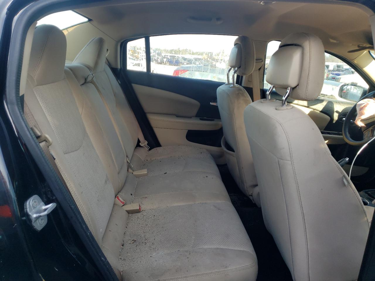 Photo 6 from auction – 2014 CHRYSLER 200 LX with VIN 1C3CCBAG9EN149887