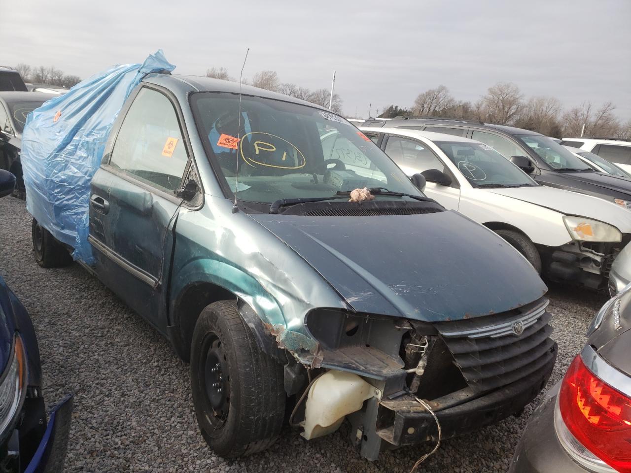 CHRYSLER TOWN & COU 2005 with VIN 2C4GP54LX5R523311 - Photo from auction