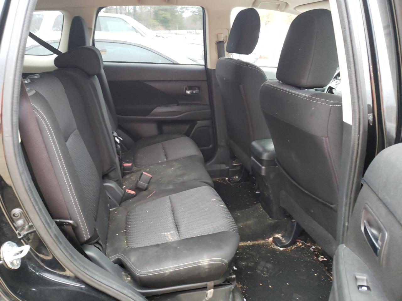 Photo 6 from auction – 2017 MITSUBISHI OUTLANDER with VIN JA4AD2A31HZ011863