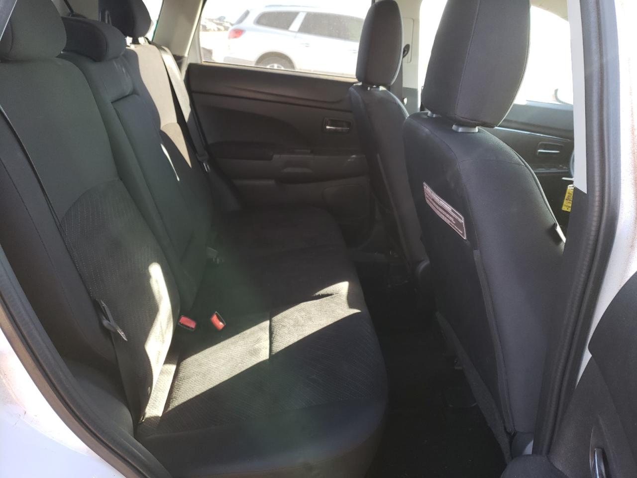 Photo 6 from auction – 2015 MITSUBISHI OUTLANDER with VIN 4A4AR4AU4FE023322