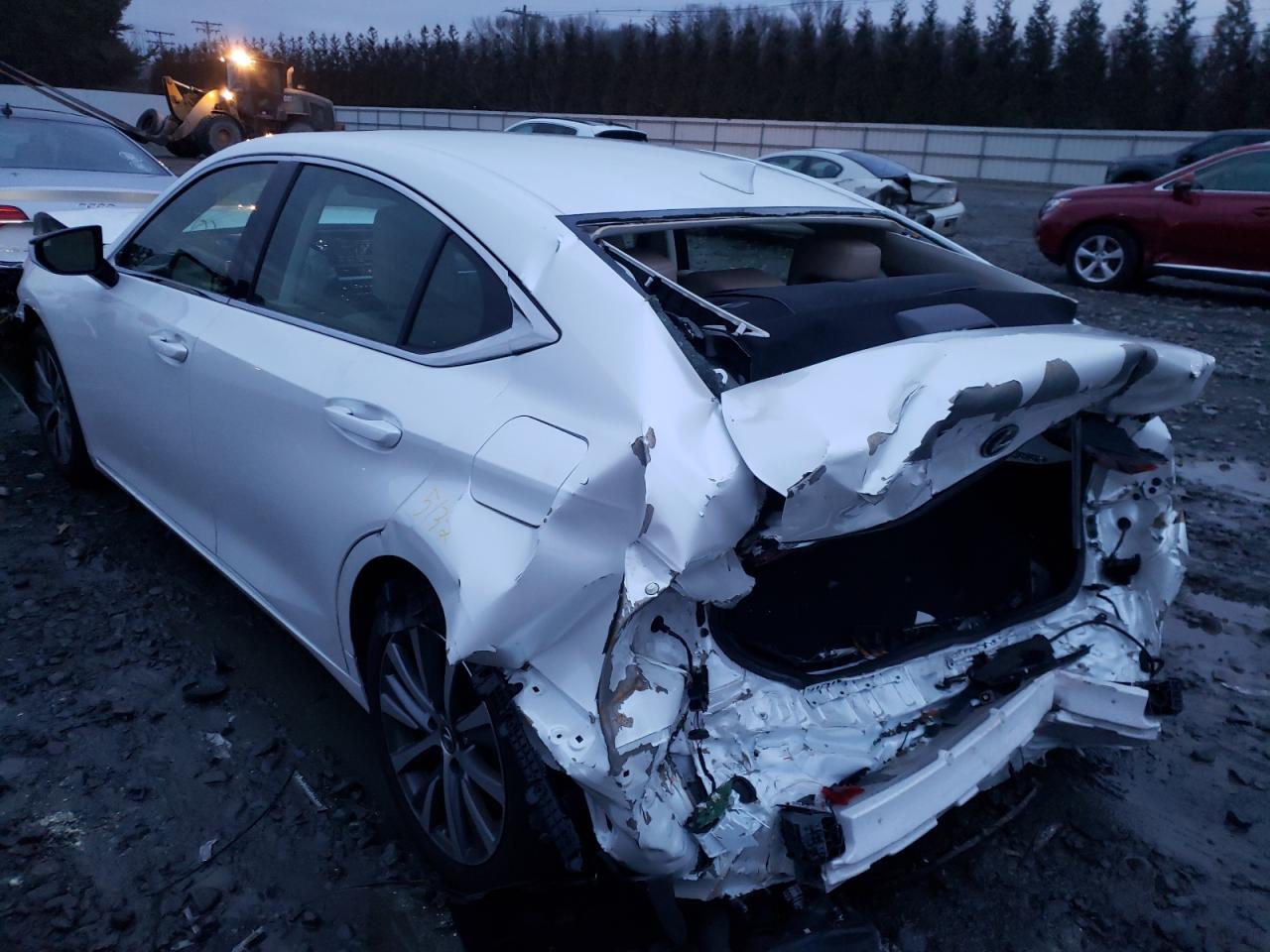 Photo 3 from auction – 2019 LEXUS ES 350 with VIN JTHBZ1B13K2004916