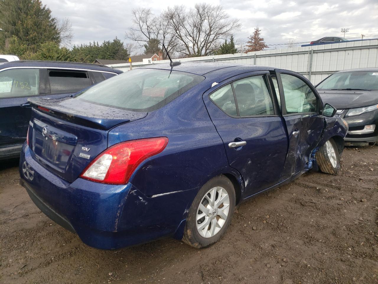Photo 4 from auction – 2019 NISSAN VERSA S with VIN 3N1CN7AP1KL817828