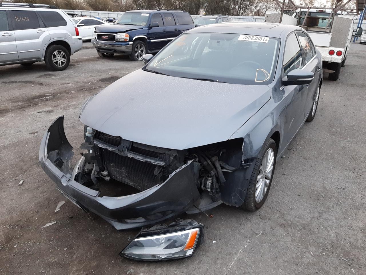 Photo 2 from auction – 2014 VOLKSWAGEN JETTA SEL with VIN 3VWL17AJ2EM383600
