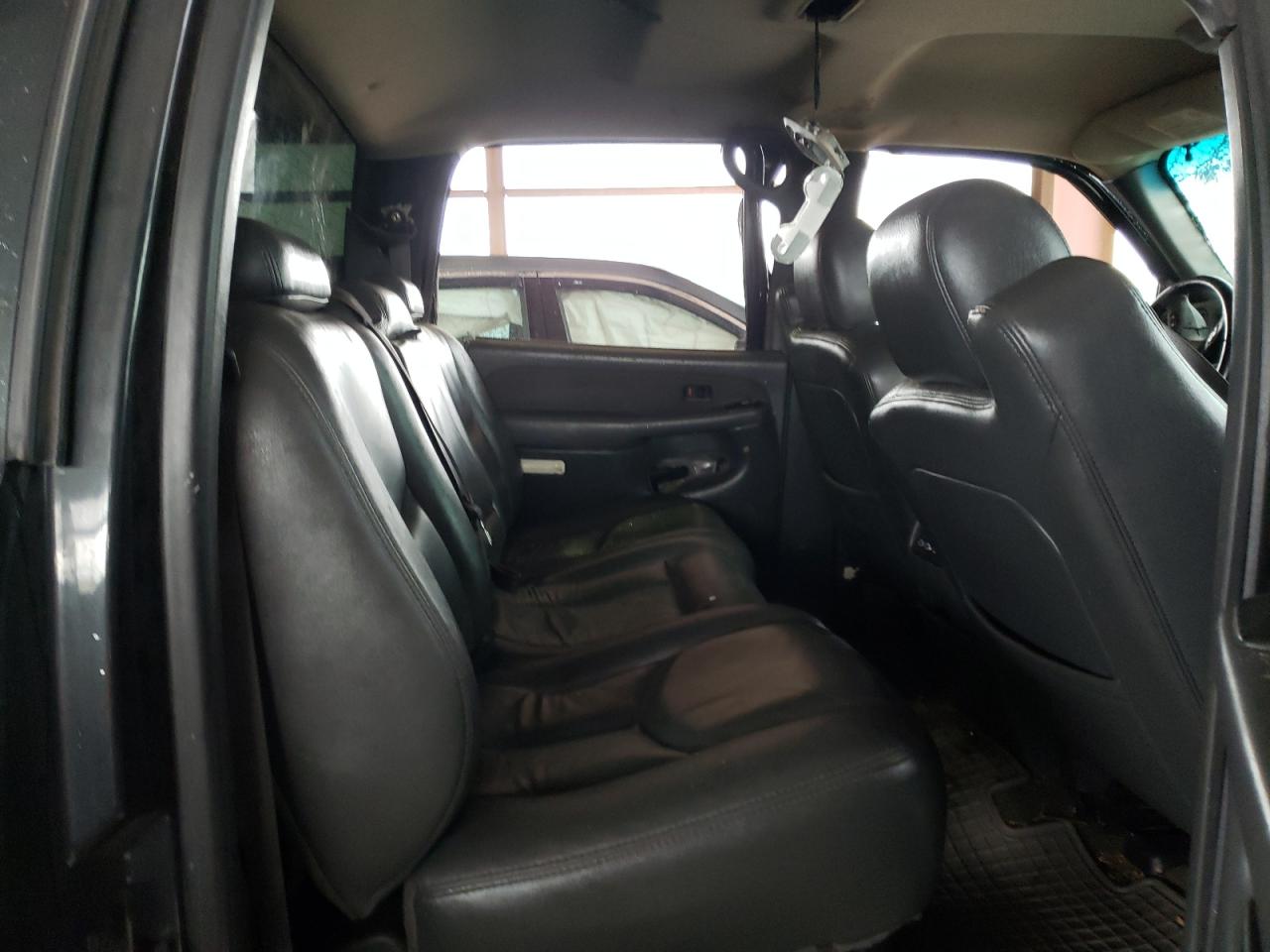 Photo 6 from auction – 2003 CHEVROLET SILVERADO with VIN 1GCGK13UX3F170722