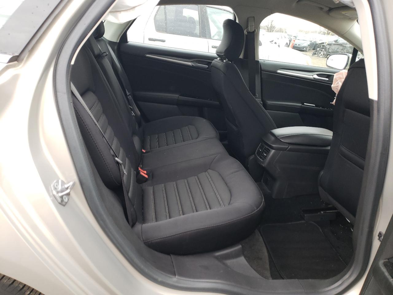 Photo 6 from auction – 2015 FORD FUSION SE with VIN 3FA6P0H76FR231877