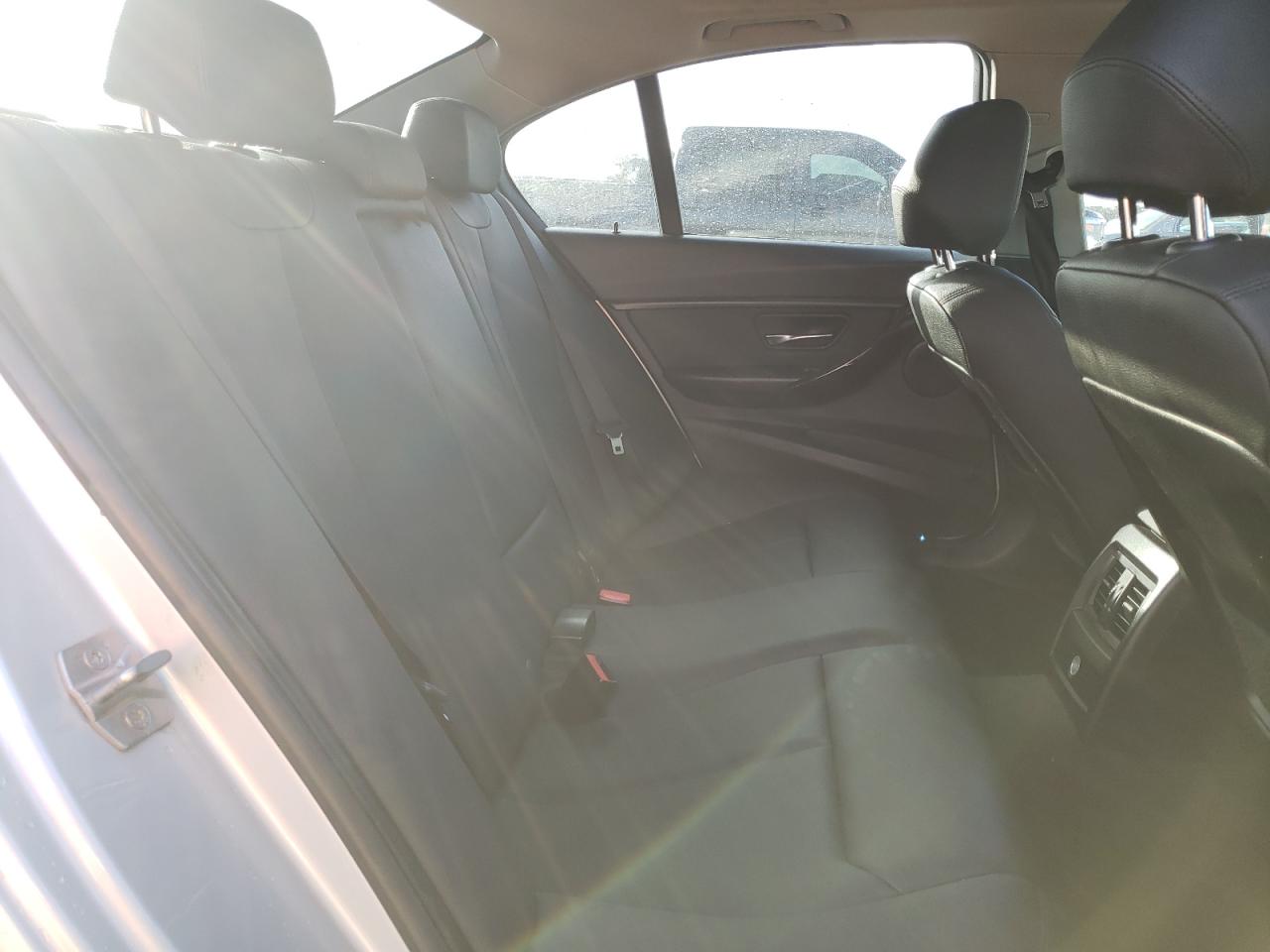 Photo 16 from auction – 2015 BMW 320 I with VIN WBA3B1G55FNT64650
