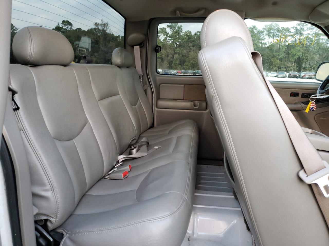 Photo 6 from auction – 2003 CHEVROLET SILVERADO with VIN 1GCEK19T63E380570