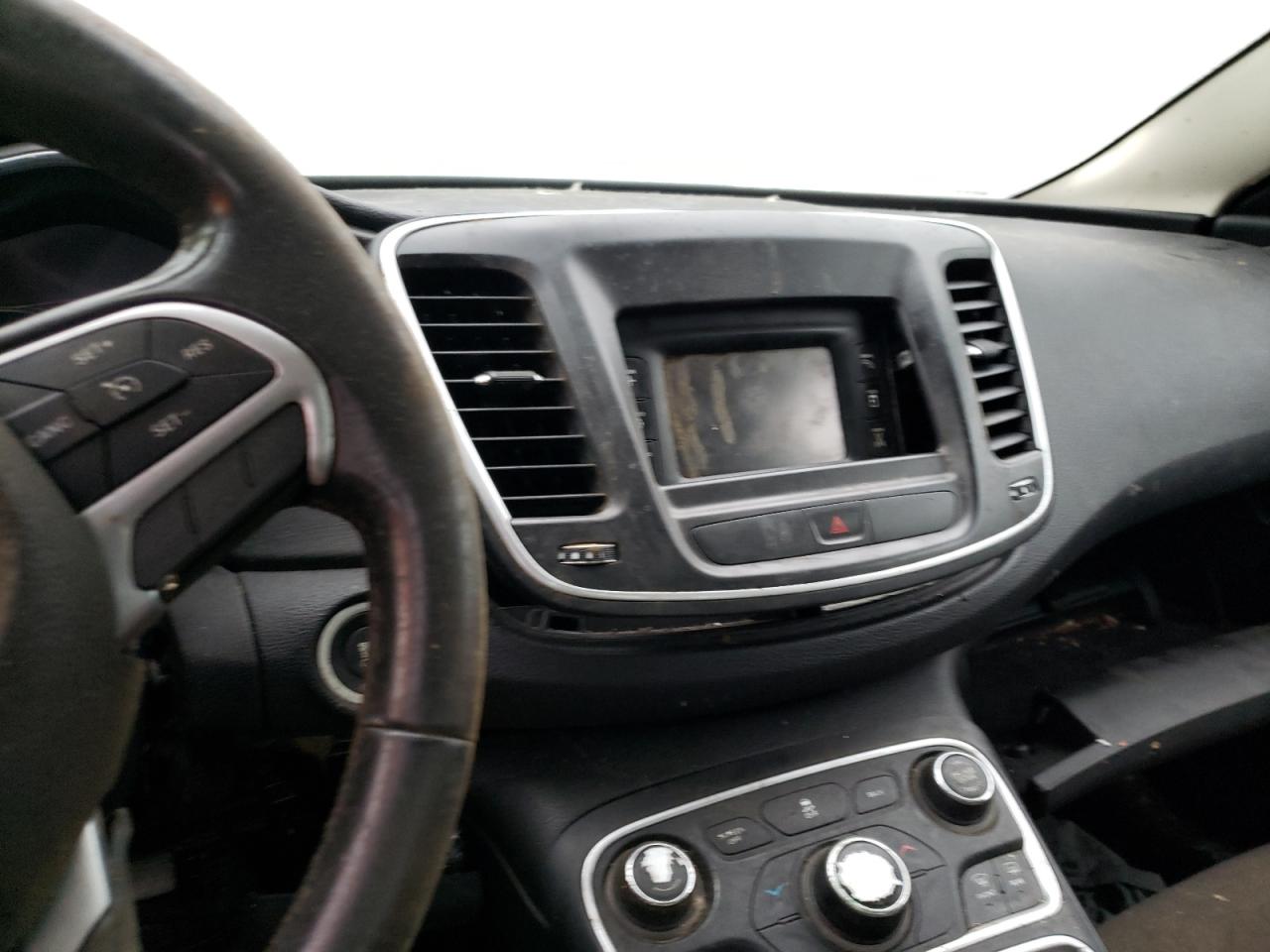 Photo 9 from auction – 2015 CHRYSLER 200 LIMITE with VIN 1C3CCCAB1FN721689