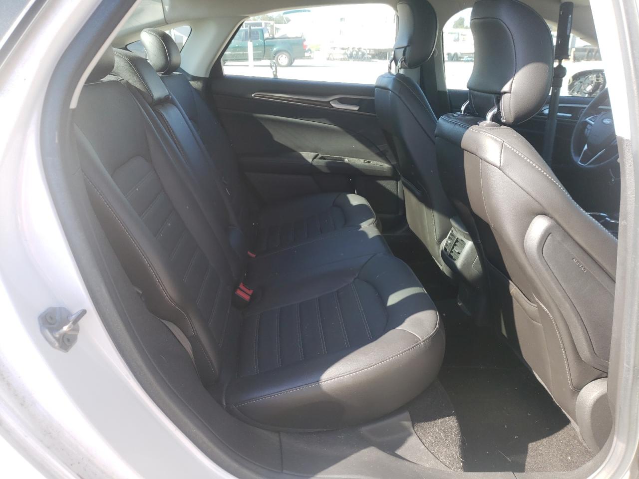 Photo 6 from auction – 2014 FORD FUSION SE with VIN 3FA6P0H99ER234188