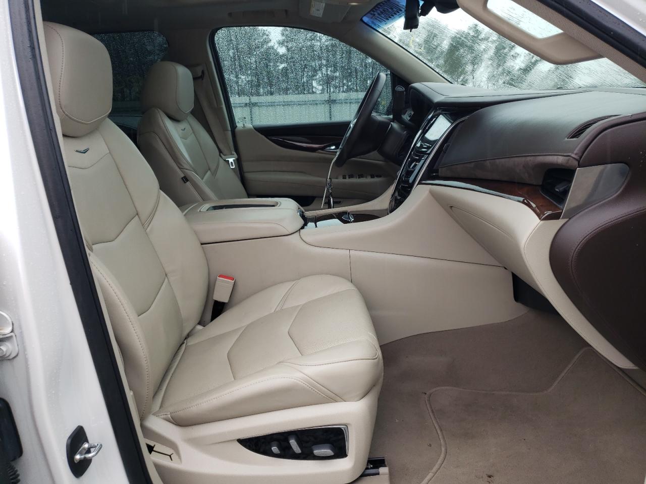 Photo 5 from auction – 2017 CADILLAC ESCALADE E with VIN 1GYS4HKJ2HR369610