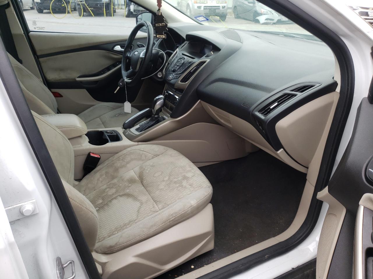 Photo 5 from auction – 2012 FORD FOCUS SEL with VIN 1FAHP3H29CL185356