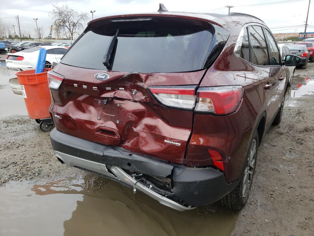 Photo 4 from auction – 2021 FORD ESCAPE SEL with VIN 1FMCU9H63MUA64865
