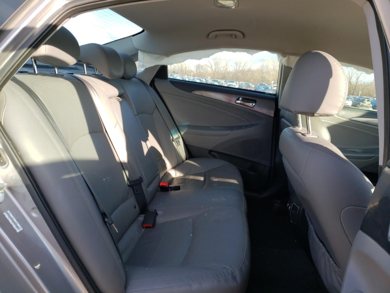 Photo 6 from auction – 2013 HYUNDAI SONATA HYB with VIN KMHEC4A43DA094988