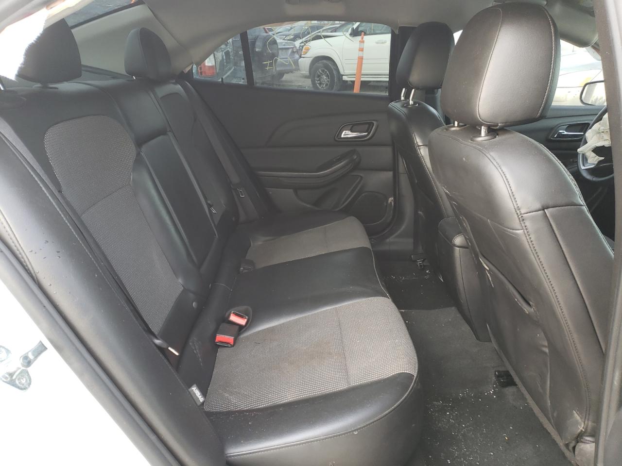 Photo 6 from auction – 2016 CHEVROLET MALIBU LIM with VIN 1G11C5SA6GF149396