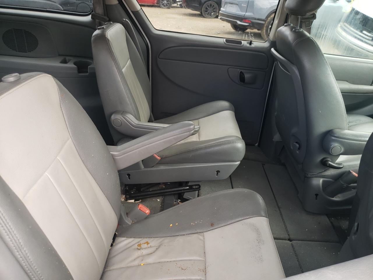 Photo 6 from auction – 2006 DODGE GRAND CARA with VIN 2D4GP44L06R699413