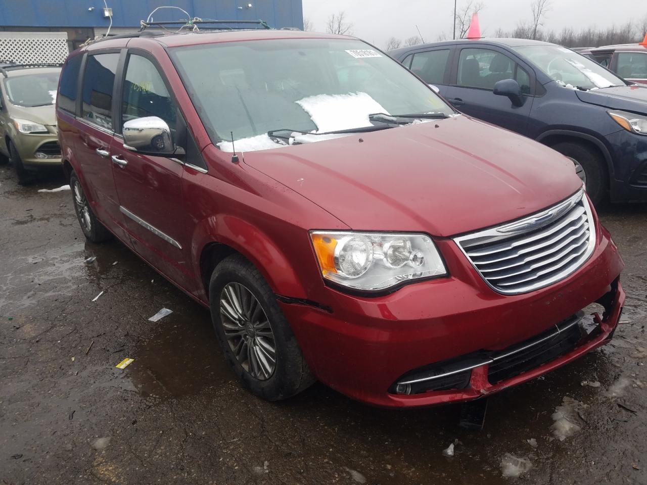 CHRYSLER TOWN & COU 2014 with VIN 2C4RC1CG3ER338762 - Photo from auction