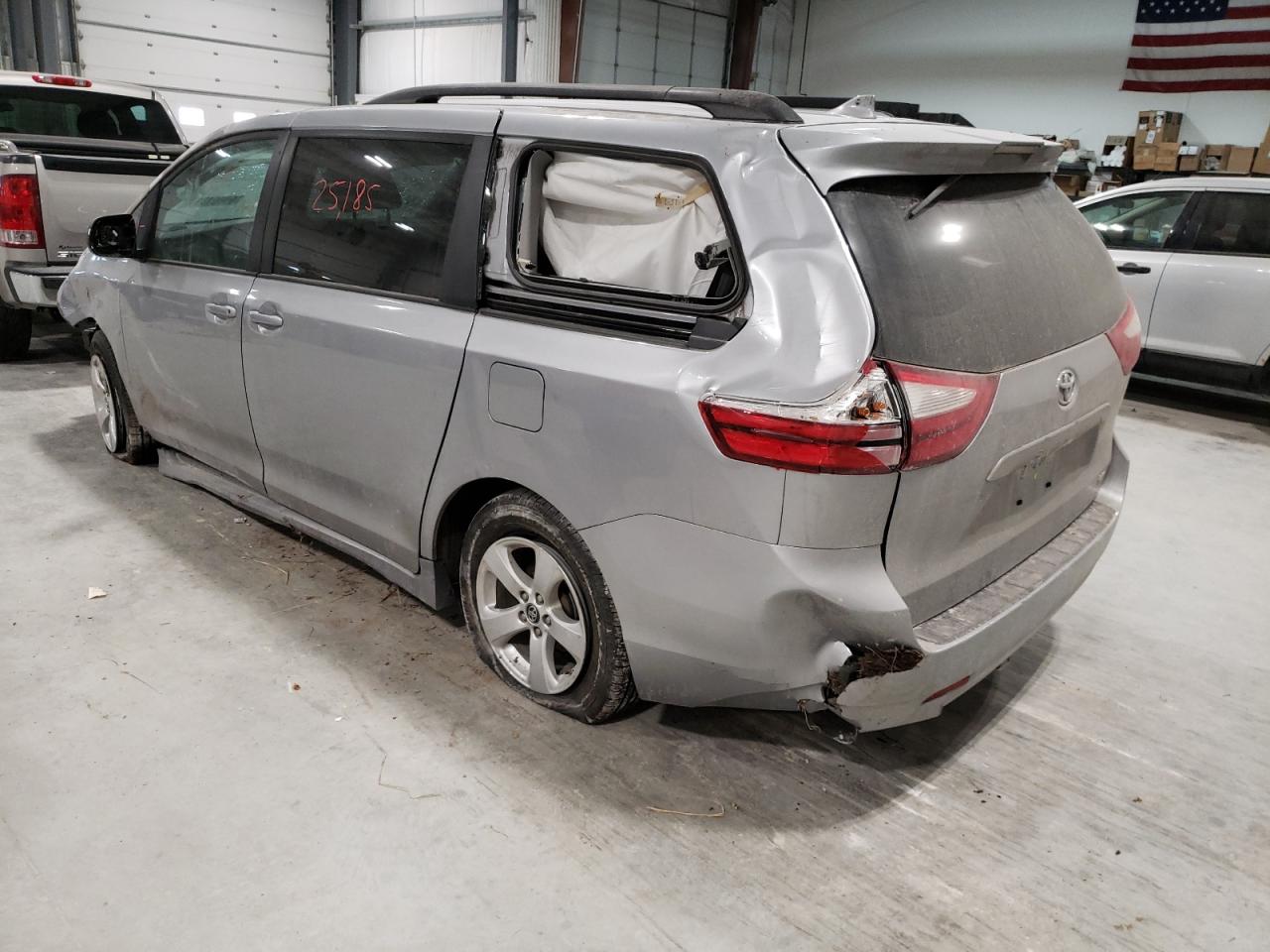 Photo 3 from auction – 2018 TOYOTA SIENNA LE with VIN 5TDKZ3DC9JS947976
