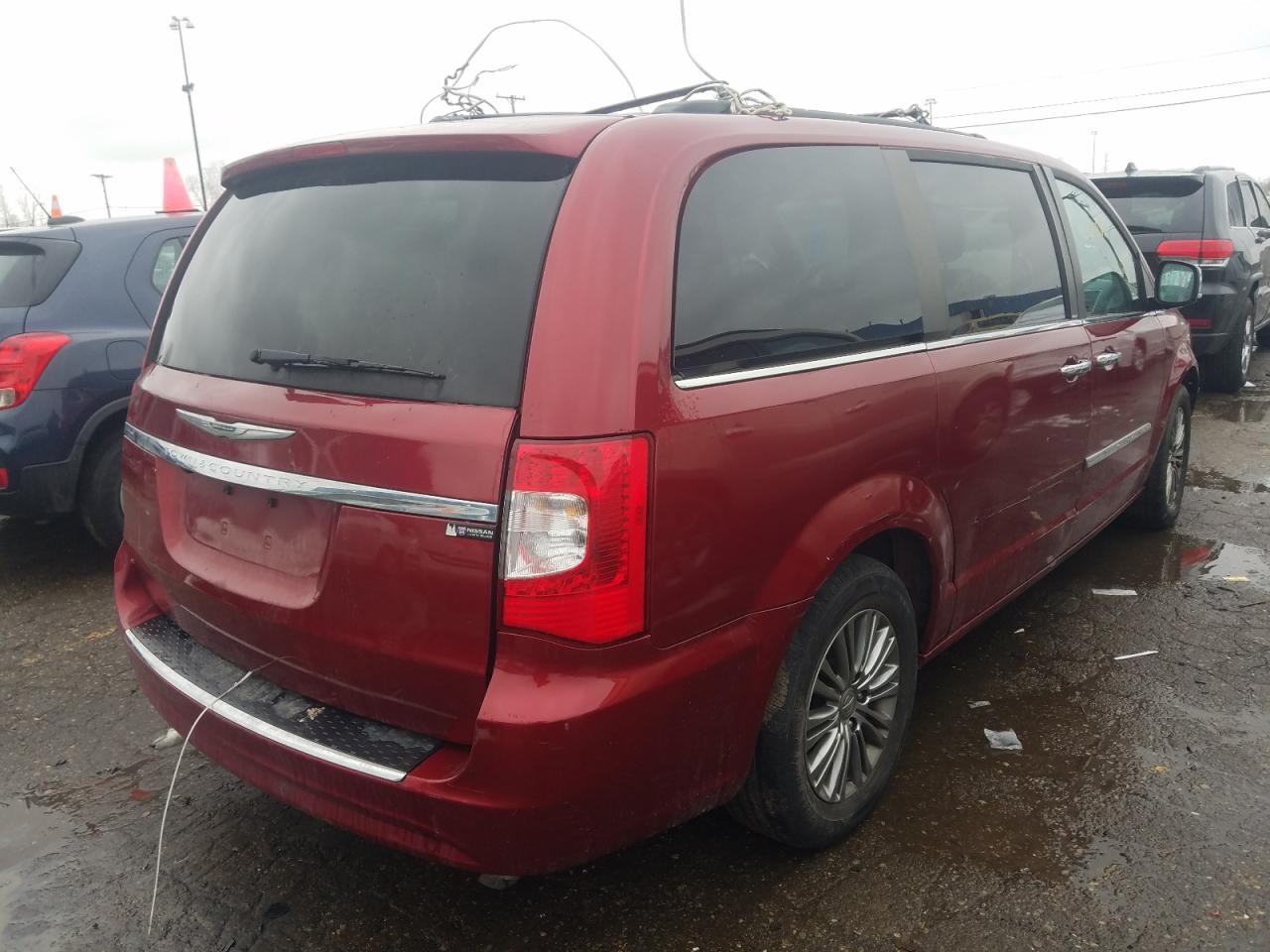 Photo 4 from auction – 2014 CHRYSLER TOWN & COU with VIN 2C4RC1CG3ER338762
