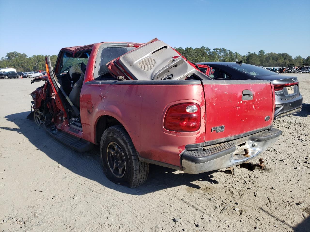 Photo 3 from auction – 2001 FORD F150 SUPER with VIN 1FTRW07W31KD74379