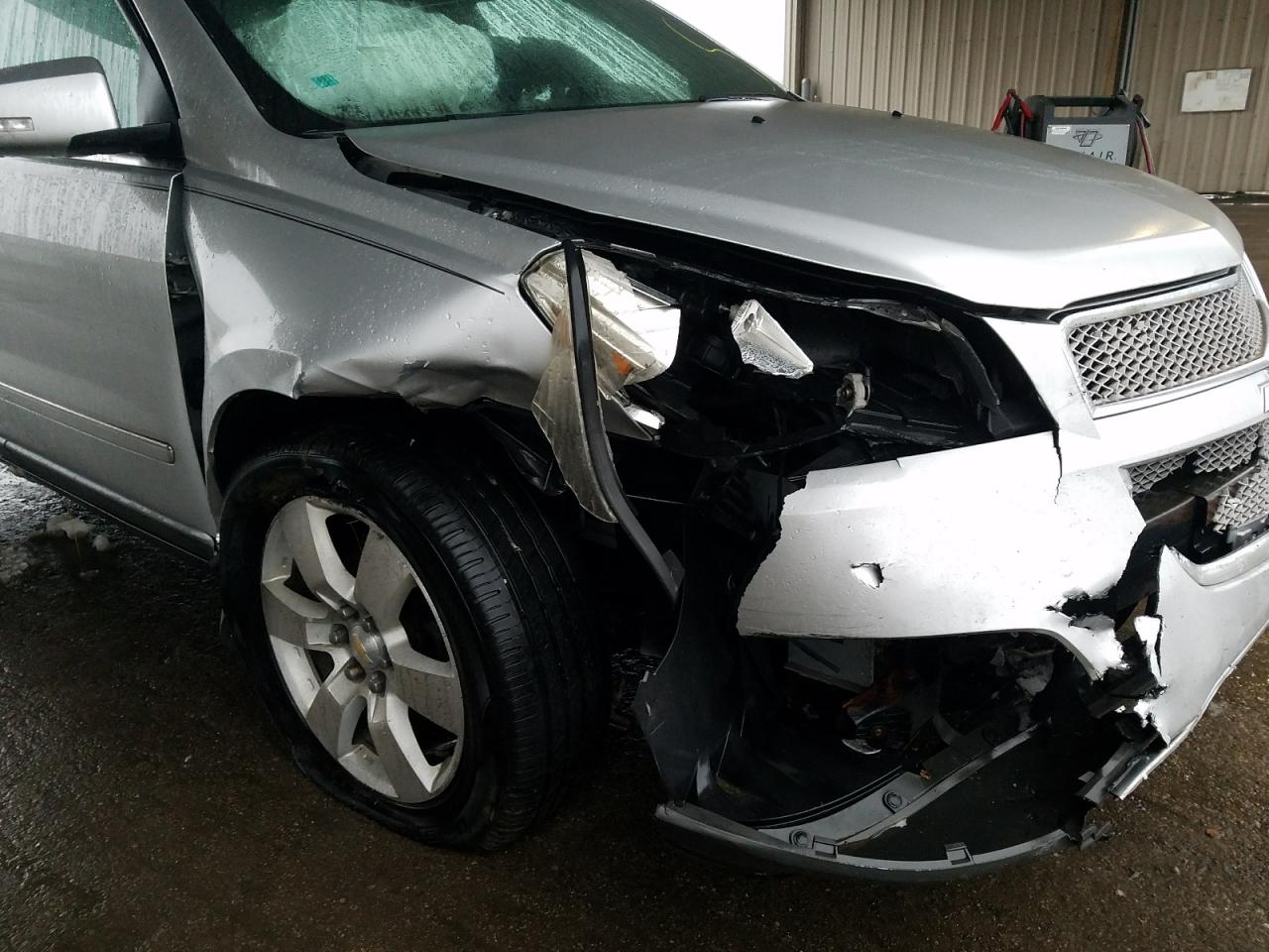 Photo 9 from auction – 2011 CHEVROLET TRAVERSE L with VIN 1GNKVLED4BJ233990